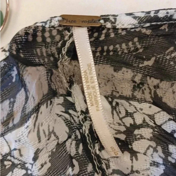 Free People Print Sheer Chiffon Cold Shoulder  MIDI Dress Size Small - Picture 10 of 10